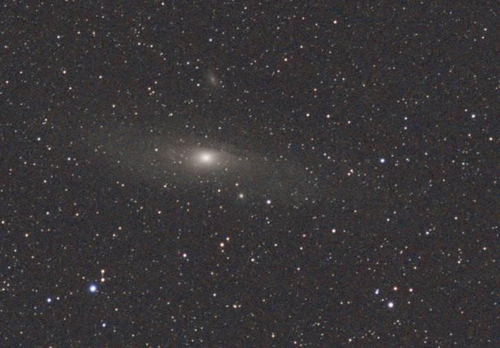 Andromeda - Canon EOS 250D, 50mm, f/2.8, ISO 1600, Exp 70 x 2s - Post: Siril, GIMP