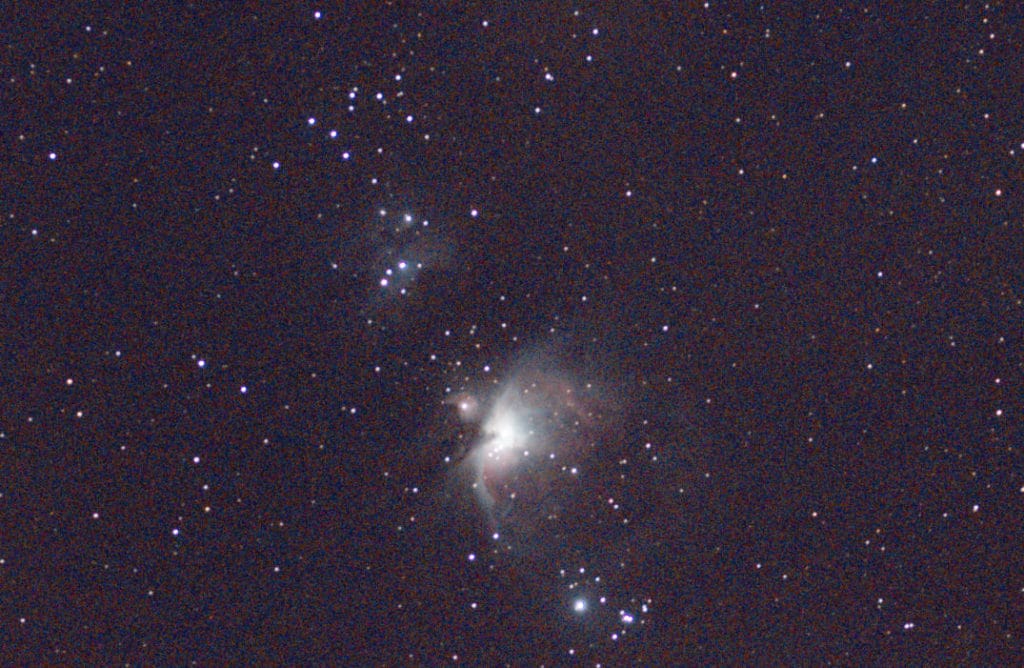Orion Nebula - Canon EOS 250D - Samyang 135mm, f/2, ISO 3200, Exp 50 x 1.3s - Post: DSS, Siril, GIMP