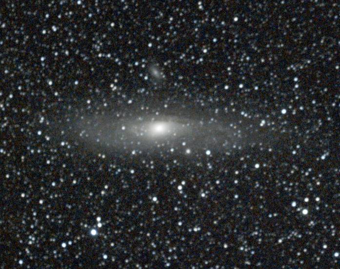 Andromeda - Canon EOS 250D, 50mm, f/2.8, ISO 400, Exp 15 x 60s - Post: DSS, Siril, GIMP